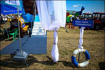 16-17 июля 2015 г., Барнаул   Фотофакты. Автоцентр АНТ - официальный дилер Hyundai стал участником агрофорума "День сибирского поля-2015