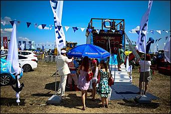 16-17 июля 2015 г., Барнаул   Фотофакты. Автоцентр АНТ - официальный дилер Hyundai стал участником агрофорума "День сибирского поля-2015