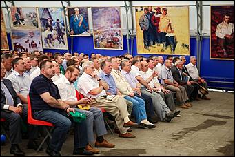 16-17 июля 2015 г., Барнаул   Фотофакты. Автоцентр АНТ - официальный дилер Hyundai стал участником агрофорума "День сибирского поля-2015