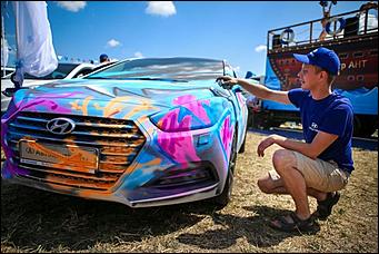 16-17 июля 2015 г., Барнаул   Фотофакты. Автоцентр АНТ - официальный дилер Hyundai стал участником агрофорума "День сибирского поля-2015