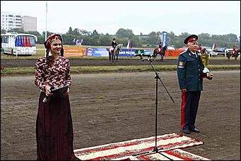 20 августа 2011 г.,Барнаул   Дилерский центр Hyundai- Автоцентр АНТ посетил конноспортивные соревнования на Кубок Губернатора края-2011