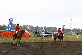 20 августа 2011 г.,Барнаул   Дилерский центр Hyundai- Автоцентр АНТ посетил конноспортивные соревнования на Кубок Губернатора края-2011