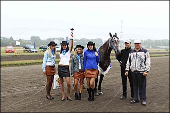 20 августа 2011 г.,Барнаул   Дилерский центр Hyundai- Автоцентр АНТ посетил конноспортивные соревнования на Кубок Губернатора края-2011