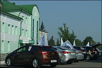 13 июля 2012г. Алтайский край   Автоцентра АНТ, официальный дилера Hyundai провели Автопробег по городам и селам в Алтайском крае 