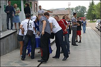 13 июля 2012г. Алтайский край   Автоцентра АНТ, официальный дилера Hyundai провели Автопробег по городам и селам в Алтайском крае 