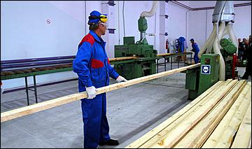 16 сентября 2006 г., Барнаул   Запуск цеха глубокой переработки дерева Ларичихинского лесхоза