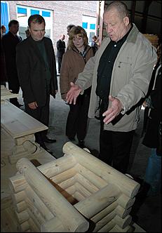 16 сентября 2006 г., Барнаул   Запуск цеха глубокой переработки дерева Ларичихинского лесхоза