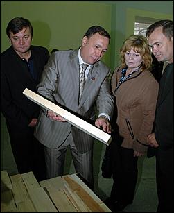 16 сентября 2006 г., Барнаул   Запуск цеха глубокой переработки дерева Ларичихинского лесхоза