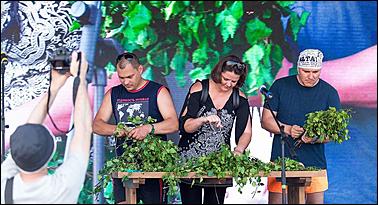 26 июнь 2017 г., Барнаул   Напитки рекой и танцы до победного: как прошел гастрономический праздник "АлтайФест". Фоторепортаж 