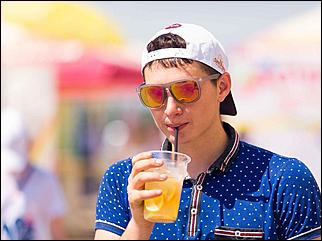 26 июнь 2017 г., Барнаул   Напитки рекой и танцы до победного: как прошел гастрономический праздник "АлтайФест". Фоторепортаж 