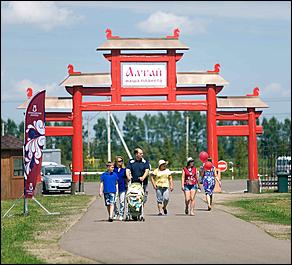 26 июнь 2017 г., Барнаул   Напитки рекой и танцы до победного: как прошел гастрономический праздник "АлтайФест". Фоторепортаж 