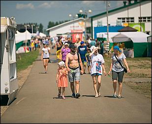 26 июнь 2017 г., Барнаул   Напитки рекой и танцы до победного: как прошел гастрономический праздник "АлтайФест". Фоторепортаж 