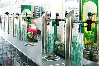 26 июнь 2017 г., Барнаул   Напитки рекой и танцы до победного: как прошел гастрономический праздник "АлтайФест". Фоторепортаж 