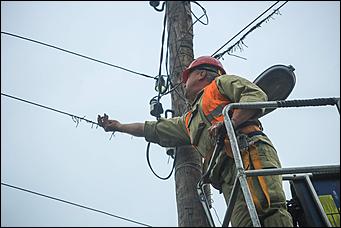 25 сентября 2019 г., Барнаул Вор остается вором. Как барнаульские энергетики отрезают от сетей должников