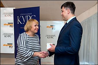    "Самоцветы": "Барнаулкапстрой" наградил победителя в конкурсе на название нового коттеджного поселка в Барнауле