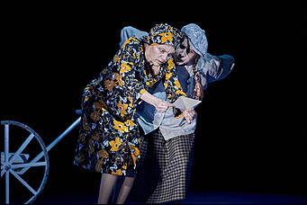 30 май 2017 г., Барнаул. Фото: Мария Трубина   "Бальзаминов. ЖенитьБЫ": показываем, как прошел прогон премьерного спектакля Молодежного театра Алтая