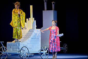 30 май 2017 г., Барнаул. Фото: Мария Трубина   "Бальзаминов. ЖенитьБЫ": показываем, как прошел прогон премьерного спектакля Молодежного театра Алтая