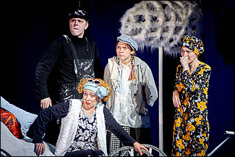 30 май 2017 г., Барнаул. Фото: Мария Трубина   "Бальзаминов. ЖенитьБЫ": показываем, как прошел прогон премьерного спектакля Молодежного театра Алтая