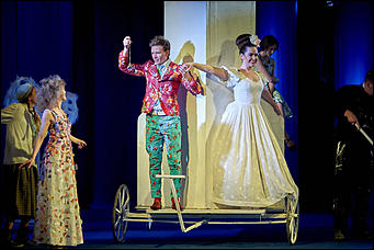 30 май 2017 г., Барнаул. Фото: Мария Трубина   "Бальзаминов. ЖенитьБЫ": показываем, как прошел прогон премьерного спектакля Молодежного театра Алтая