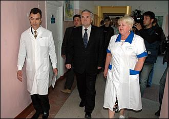 7 сентября 2006 г., Барнаул   Посещение детского отделения горбольцины №10 В.Колгановым