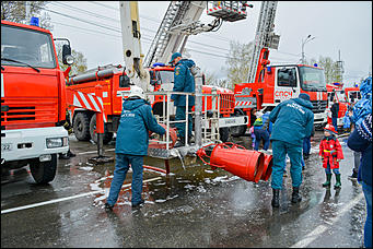 30 апреля 2017 Барнаул   Дым, огонь и медные трубы. Как в Барнауле отметили День пожарной охраны