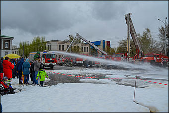 30 апреля 2017 Барнаул   Дым, огонь и медные трубы. Как в Барнауле отметили День пожарной охраны