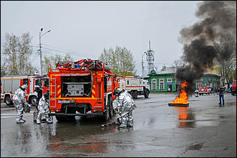 30 апреля 2017 Барнаул   Дым, огонь и медные трубы. Как в Барнауле отметили День пожарной охраны