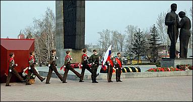 9 мая 2006 г. Барнаул   <P>Открытие&nbsp;митинга на пл. Победы</P>