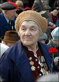 9 мая 2006 г. Барнаул   <P>Открытие&nbsp;митинга на пл. Победы</P>