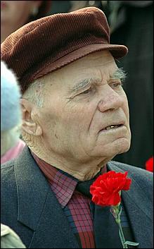 9 мая 2006 г. Барнаул   <P>Открытие&nbsp;митинга на пл. Победы</P>