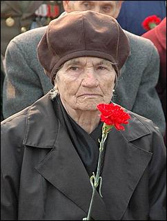 9 мая 2006 г. Барнаул   <P>Открытие&nbsp;митинга на пл. Победы</P>