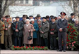 9 мая 2006 г. Барнаул   <P>Открытие&nbsp;митинга на пл. Победы</P>