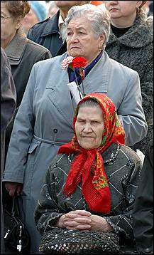 9 мая 2006 г. Барнаул   <P>Открытие&nbsp;митинга на пл. Победы</P>