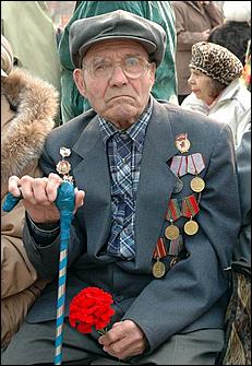 9 мая 2006 г. Барнаул   <P>Открытие&nbsp;митинга на пл. Победы</P>