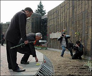 9 мая 2006 г. Барнаул   Возложение венков к мемориалу Славы 