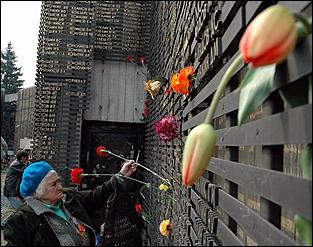 9 мая 2006 г. Барнаул   Возложение венков к мемориалу Славы 