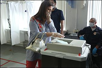 1 июль 2020 г., Барнаул   Кто с медведем, кто с детьми. Как Барнаул голосует по поправкам в Конституцию 