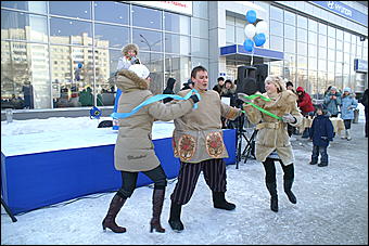 1 марта 2009 г, Барнаул, Автоцентр АНТ   Презентация двух новых марок Hyundai i30 и ix55