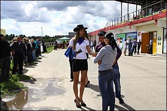 18 - 19 августа 2012 г., Барнаул   Автоцентр АНТ - официальный дилер Hyundai посетил конные бега на "Кубке губернатора 2012"
