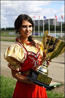 18 - 19 августа 2012 г., Барнаул   Автоцентр АНТ - официальный дилер Hyundai посетил конные бега на "Кубке губернатора 2012"
