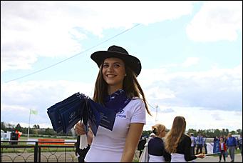 18 - 19 августа 2012 г., Барнаул   Автоцентр АНТ - официальный дилер Hyundai посетил конные бега на "Кубке губернатора 2012"
