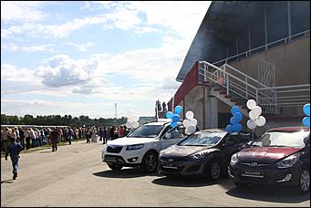 18 - 19 августа 2012 г., Барнаул   Автоцентр АНТ - официальный дилер Hyundai посетил конные бега на "Кубке губернатора 2012"
