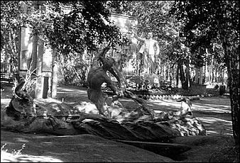 27 апрель 2016 г., Барнаул   Черно-белое прошлое: каким остался барнаульский парк "Изумрудный" на снимках советских фотографов? 