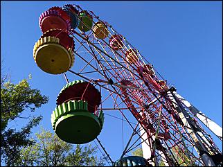 28.06.2017. Барнаул. Фото: Александра Черданцева   Было и прошло: как сегодня выглядит барнаульский парк "Изумрудный"