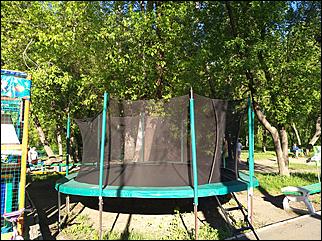 28.06.2017. Барнаул. Фото: Александра Черданцева   Было и прошло: как сегодня выглядит барнаульский парк "Изумрудный"