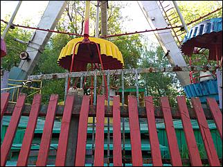 28.06.2017. Барнаул. Фото: Александра Черданцева   Было и прошло: как сегодня выглядит барнаульский парк "Изумрудный"