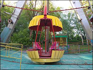 28.06.2017. Барнаул. Фото: Александра Черданцева   Было и прошло: как сегодня выглядит барнаульский парк "Изумрудный"