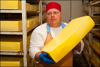 13 июля 2017 с.,Куяган Алтайского района   Рождение "Советского Сыра": фоторепортаж с Куяганского маслосырзавода