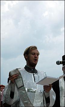 5 июля 2006 г., Барнаул   Освящение камня в фундамент Иоанно-Предтеченского храма 