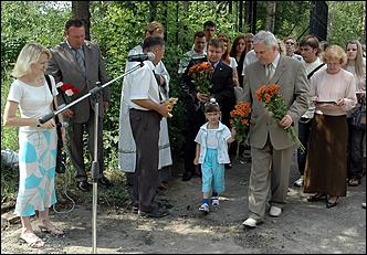 5 июля 2006 г., Барнаул   Освящение камня в фундамент Иоанно-Предтеченского храма 